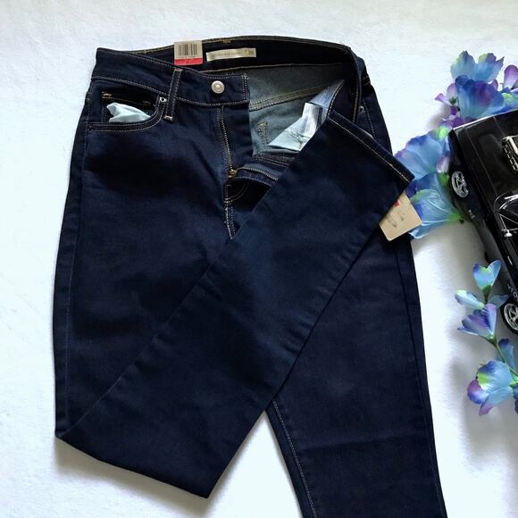 Levi's NWT High Rise Skinny Dark Wash Jeans Women 26 - Picture 3 of 10